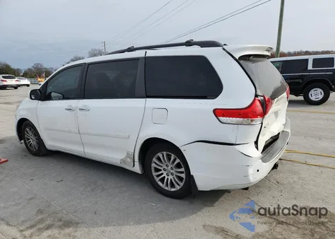 2011 Toyota Sienna Xle z USA, uszkodzony, nr VIN 5TDYK3DC7BS096972